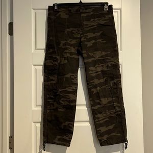 Cropped camo pants